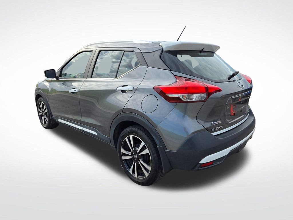 Used 2018 Nissan Kicks SV FWD image 4