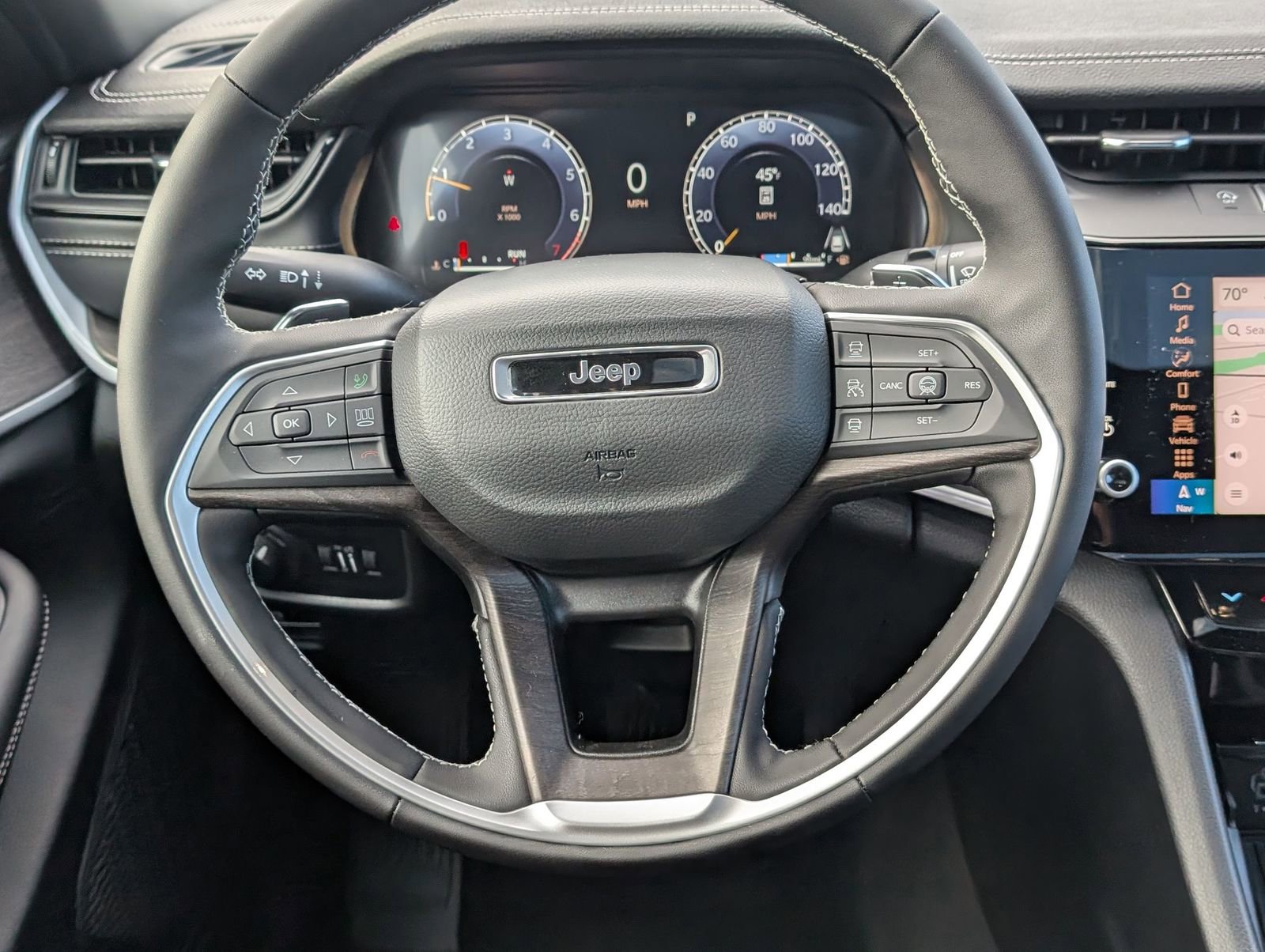 New 2026 Jeep Grand Cherokee Altitude image 19