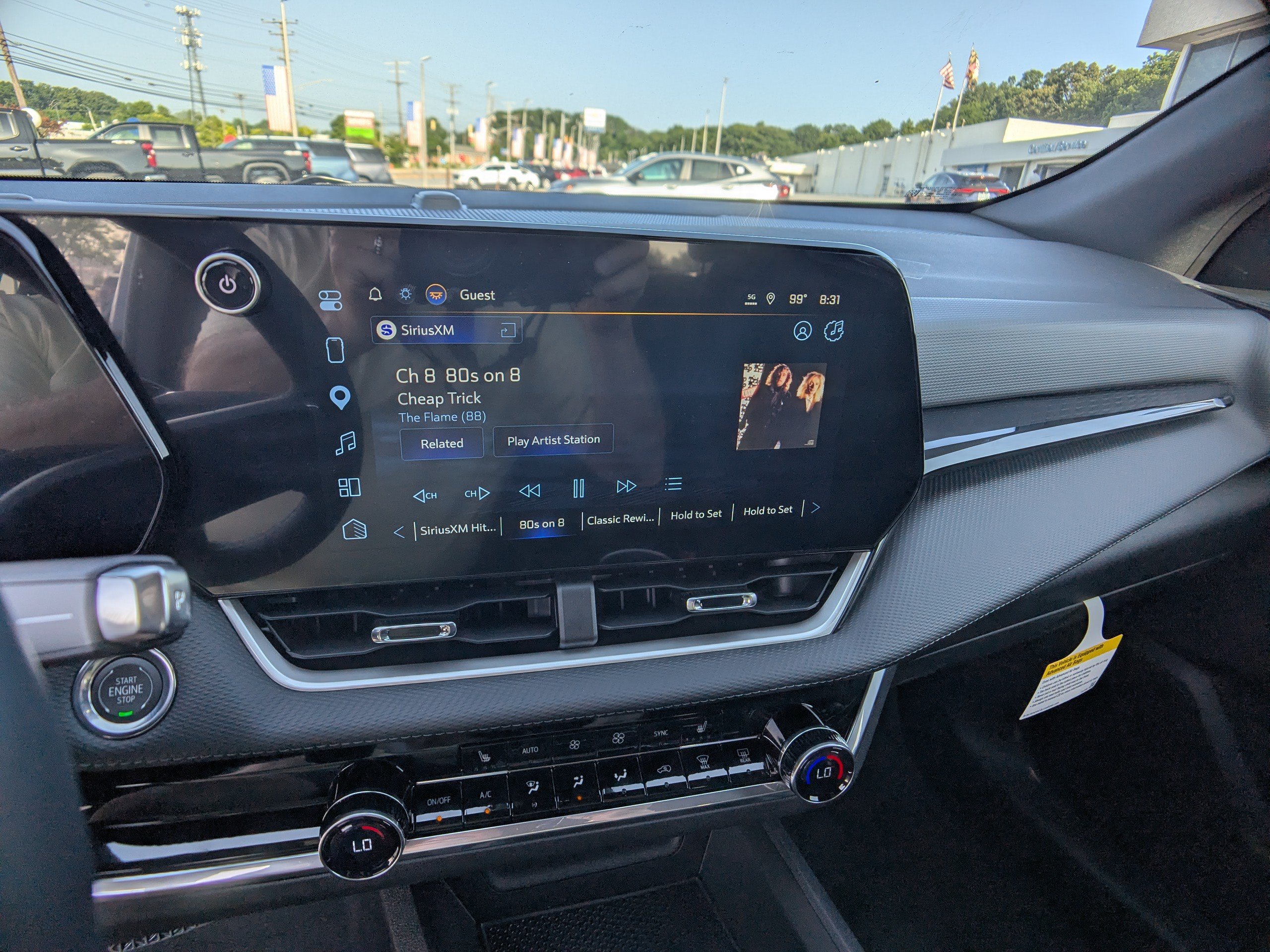 New 2027 Chevrolet Equinox LT w/ Convenience Package II FWD image 18