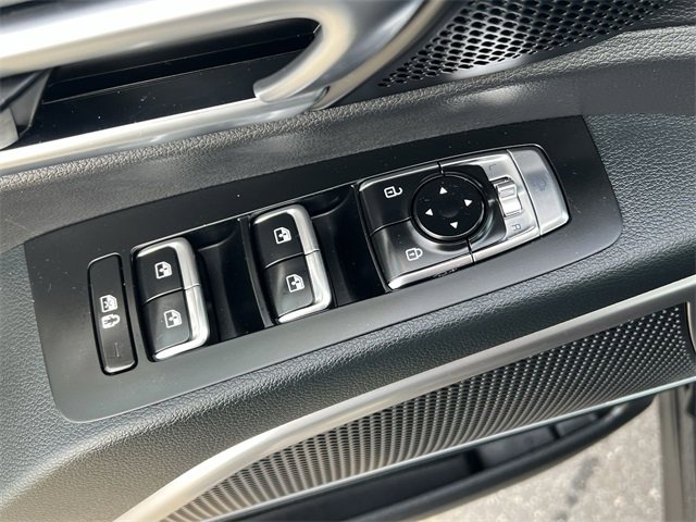 Used 2025 Kia Telluride EX w/ EX Captain's Chair Package image 28