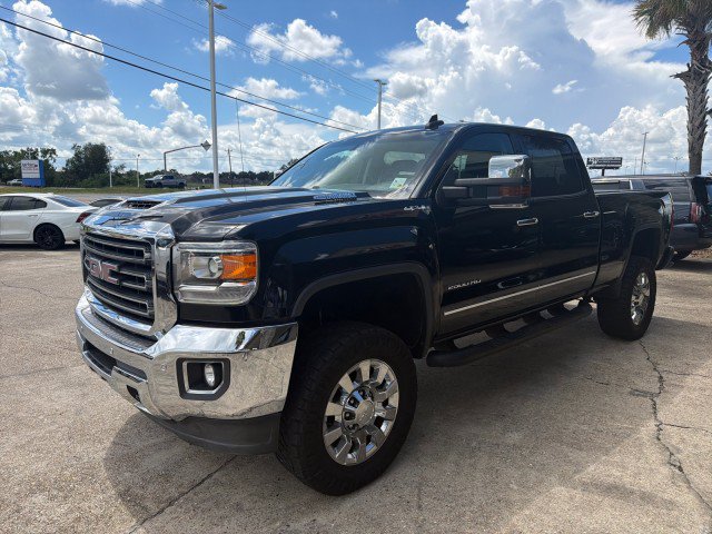 Used 2018 GMC Sierra 2500 SLT w/ Duramax Plus Package AWD/4WD image 11