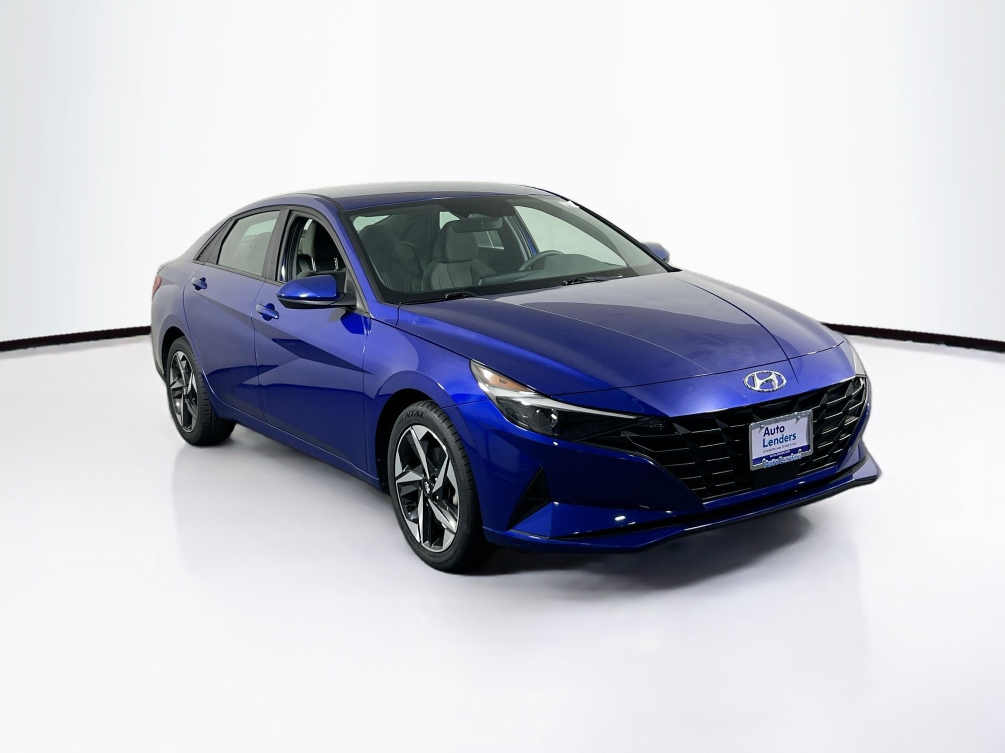 Used 2023 Hyundai Elantra SEL w/ Convenience Package FWD image 3