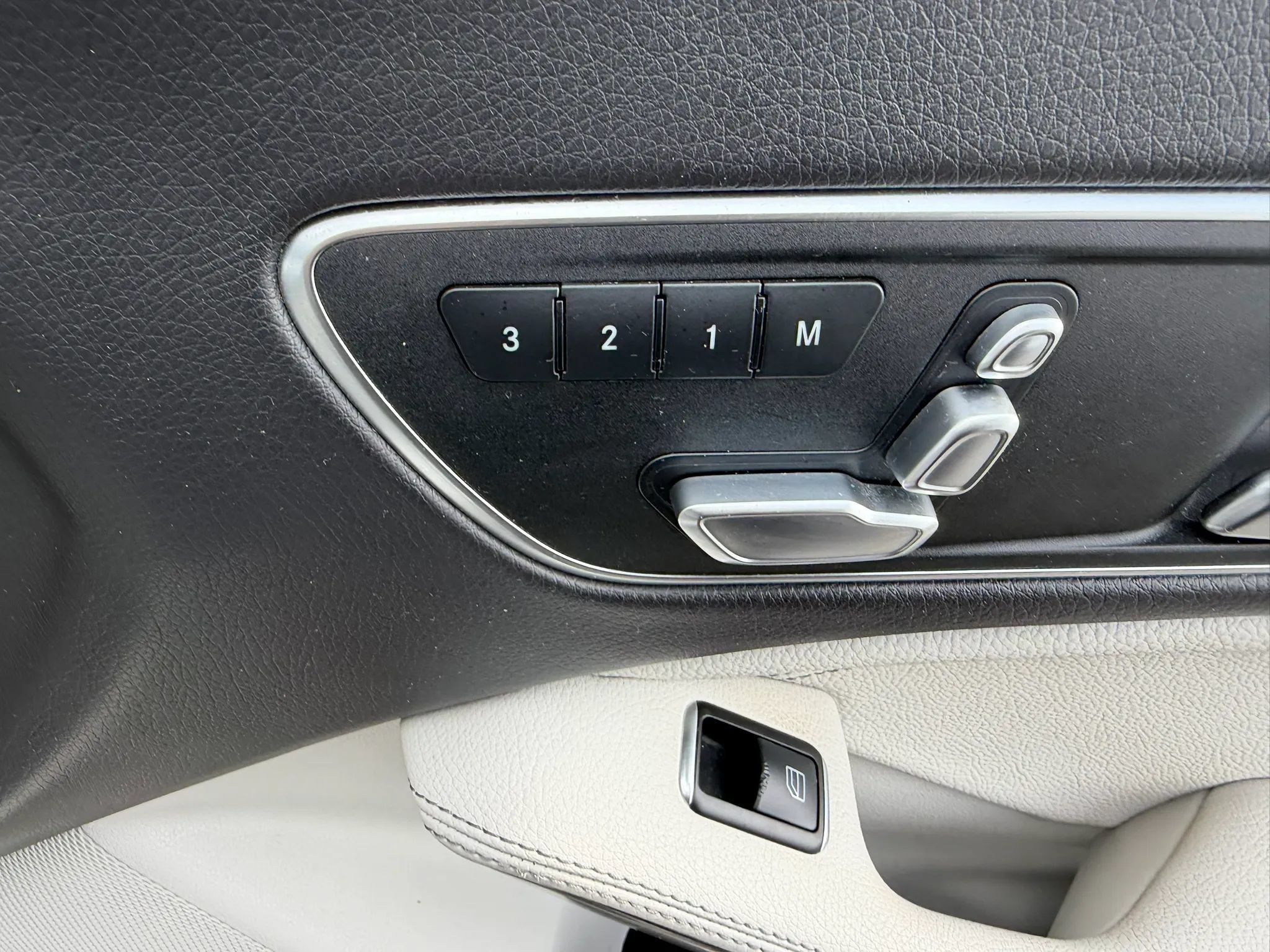 Used 2019 Mercedes-Benz CLA 250 4MATIC image 31