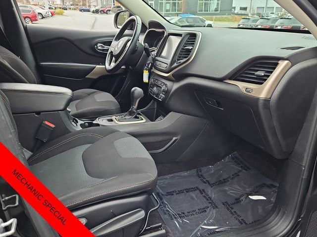 Used 2017 Jeep Cherokee Latitude w/ Safety/Convenience Group image 19