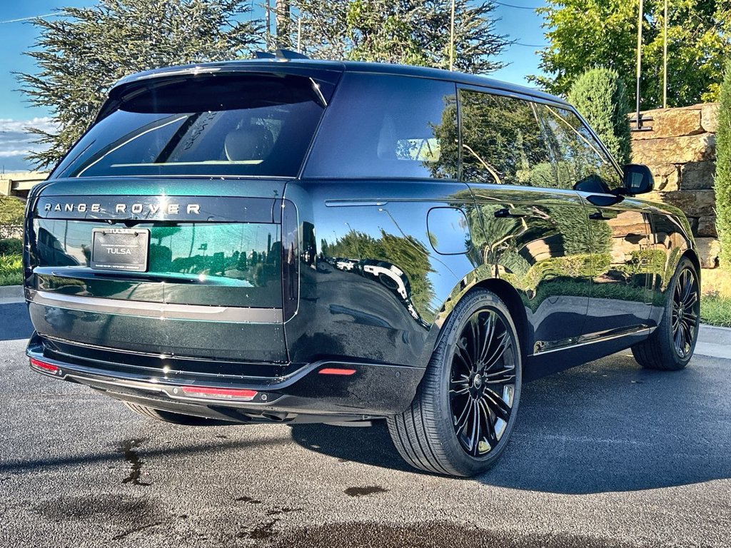 Certified 2025 Land Rover Range Rover SE AWD/4WD image 5