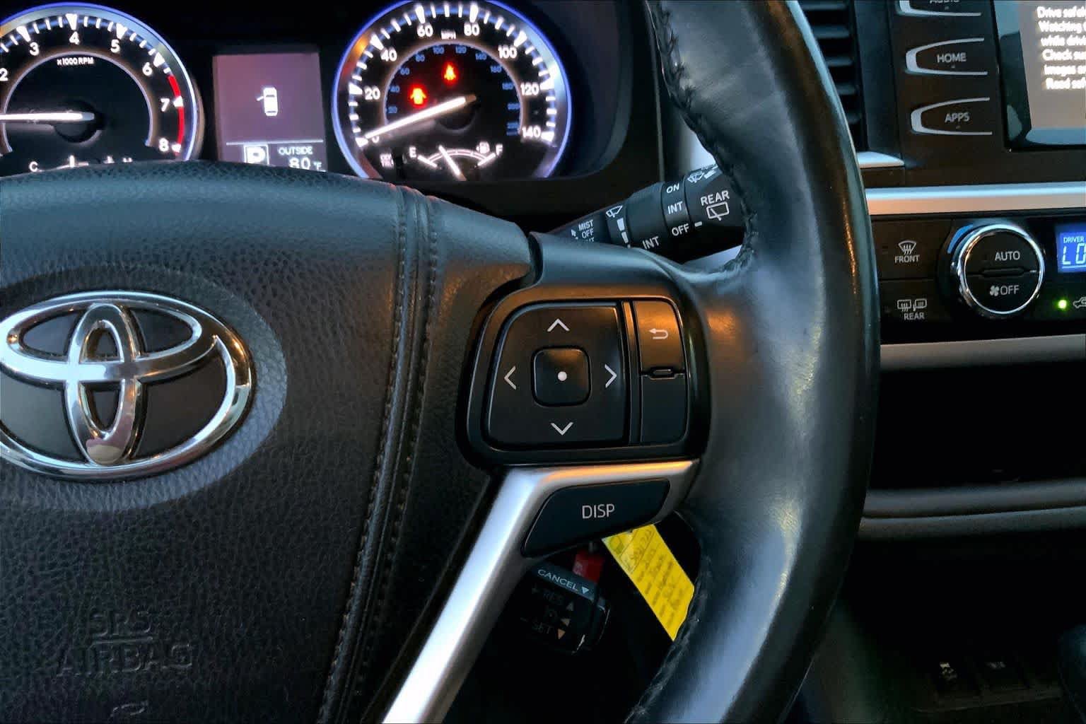 Used 2014 Toyota Highlander Plus FWD image 24
