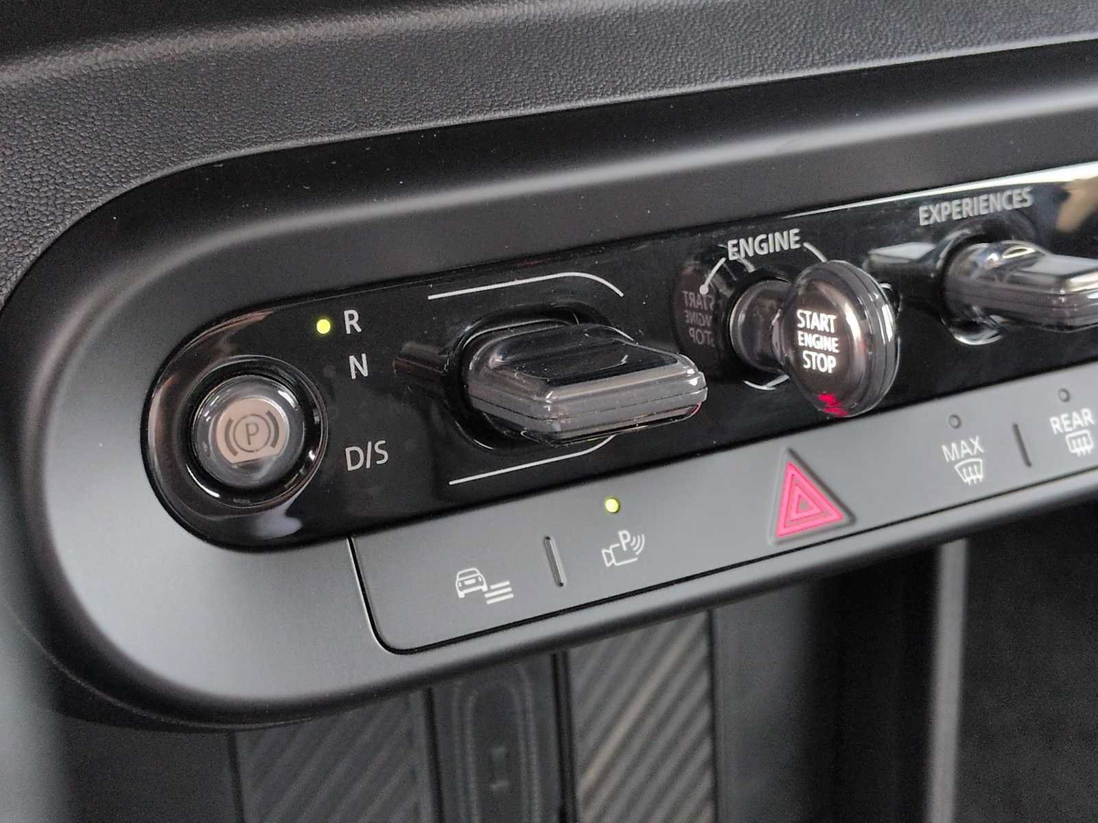Certified 2025 MINI Cooper S FWD image 34