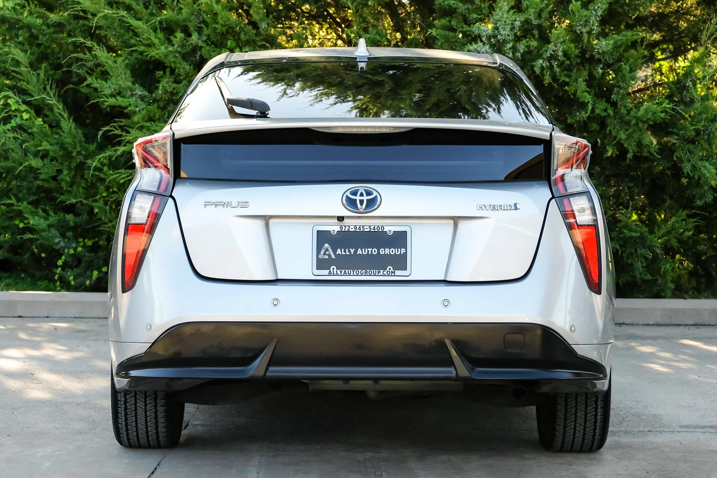 Used 2016 Toyota Prius Four Touring w/ Premium Convenience Package FWD image 9