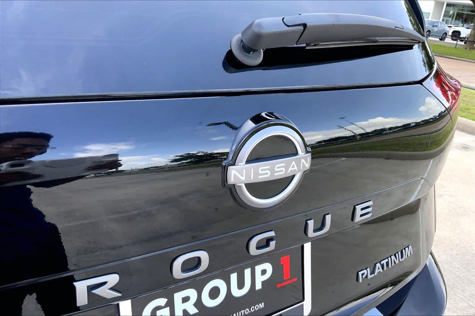 Used 2024 Nissan Rogue Platinum FWD image 31