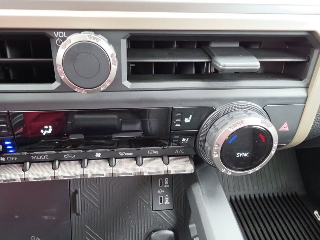 Used 2024 Toyota Tacoma TRD Sport w/ TRD Sport Premium Package image 21
