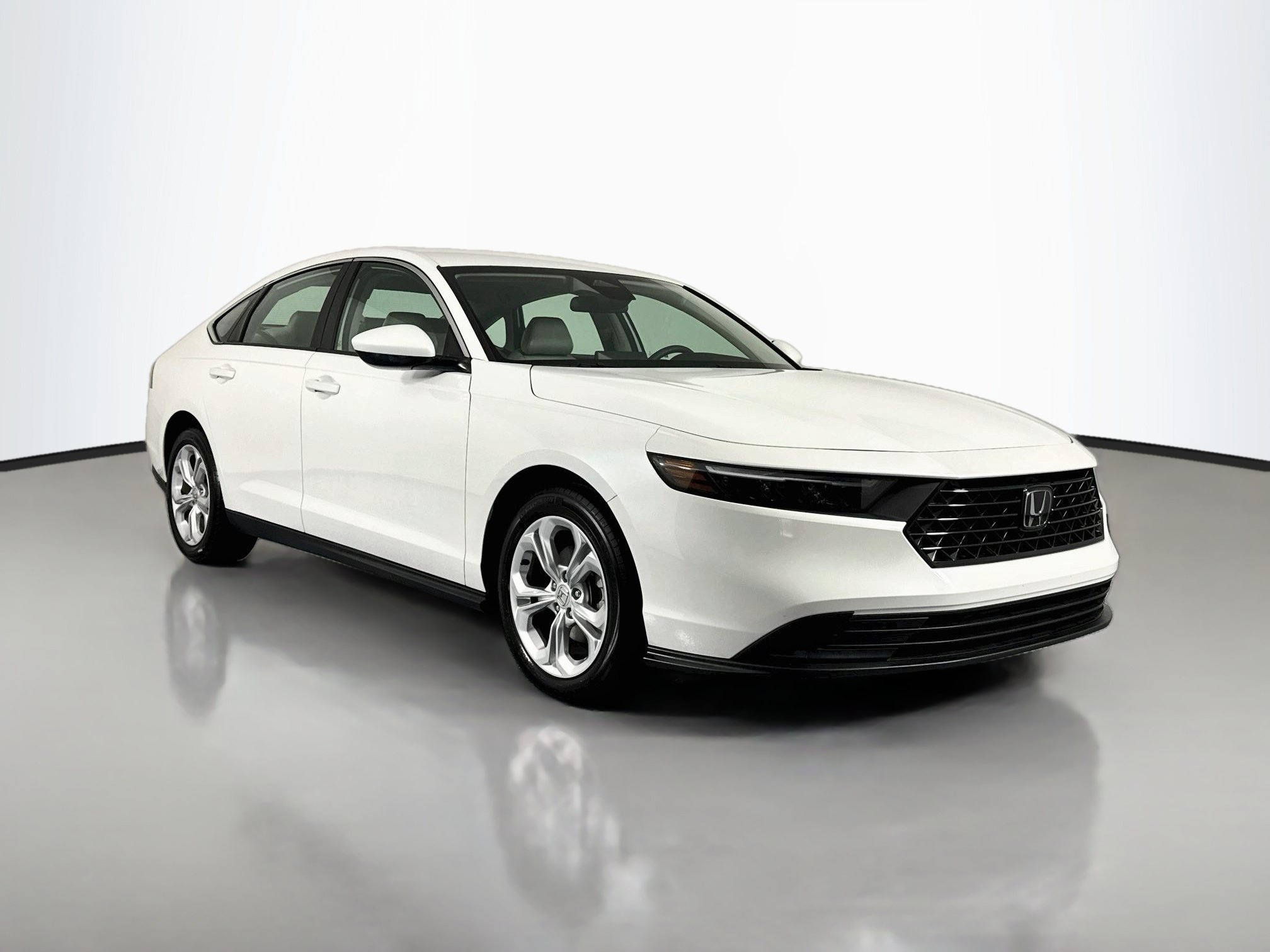 Used 2025 Honda Accord LX image 3