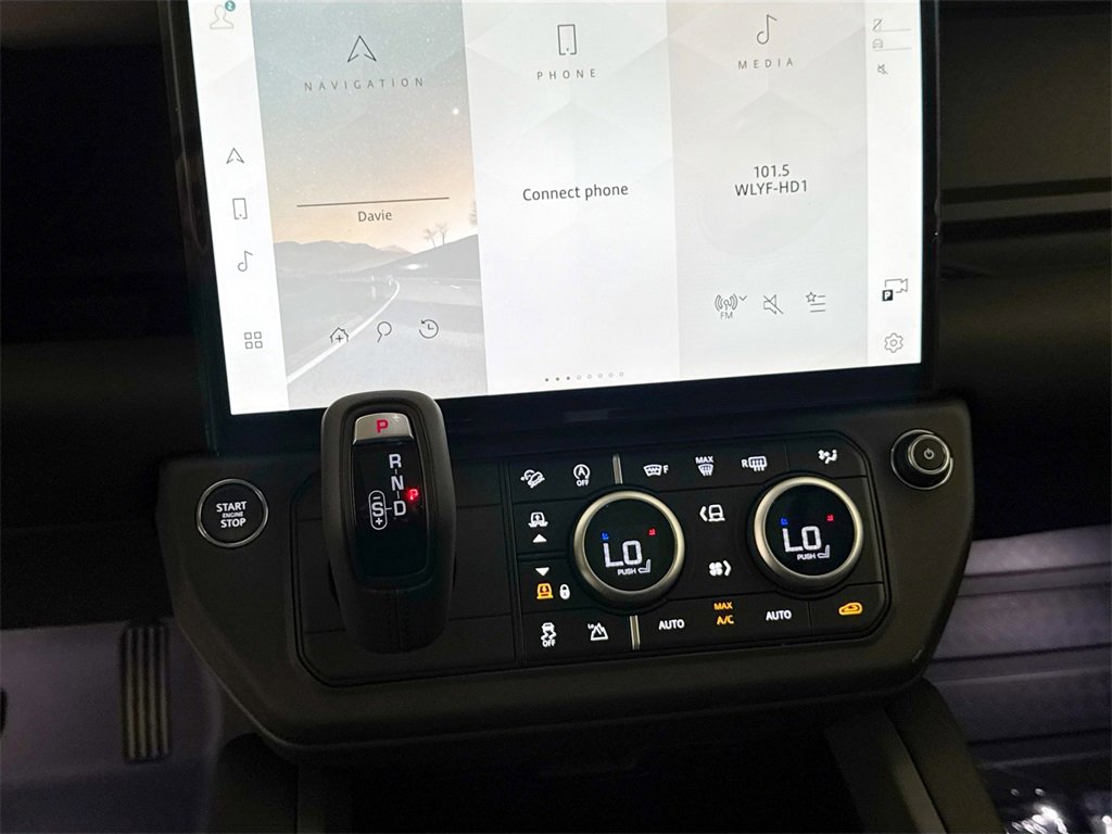 New 2026 Land Rover Defender 110 S image 17