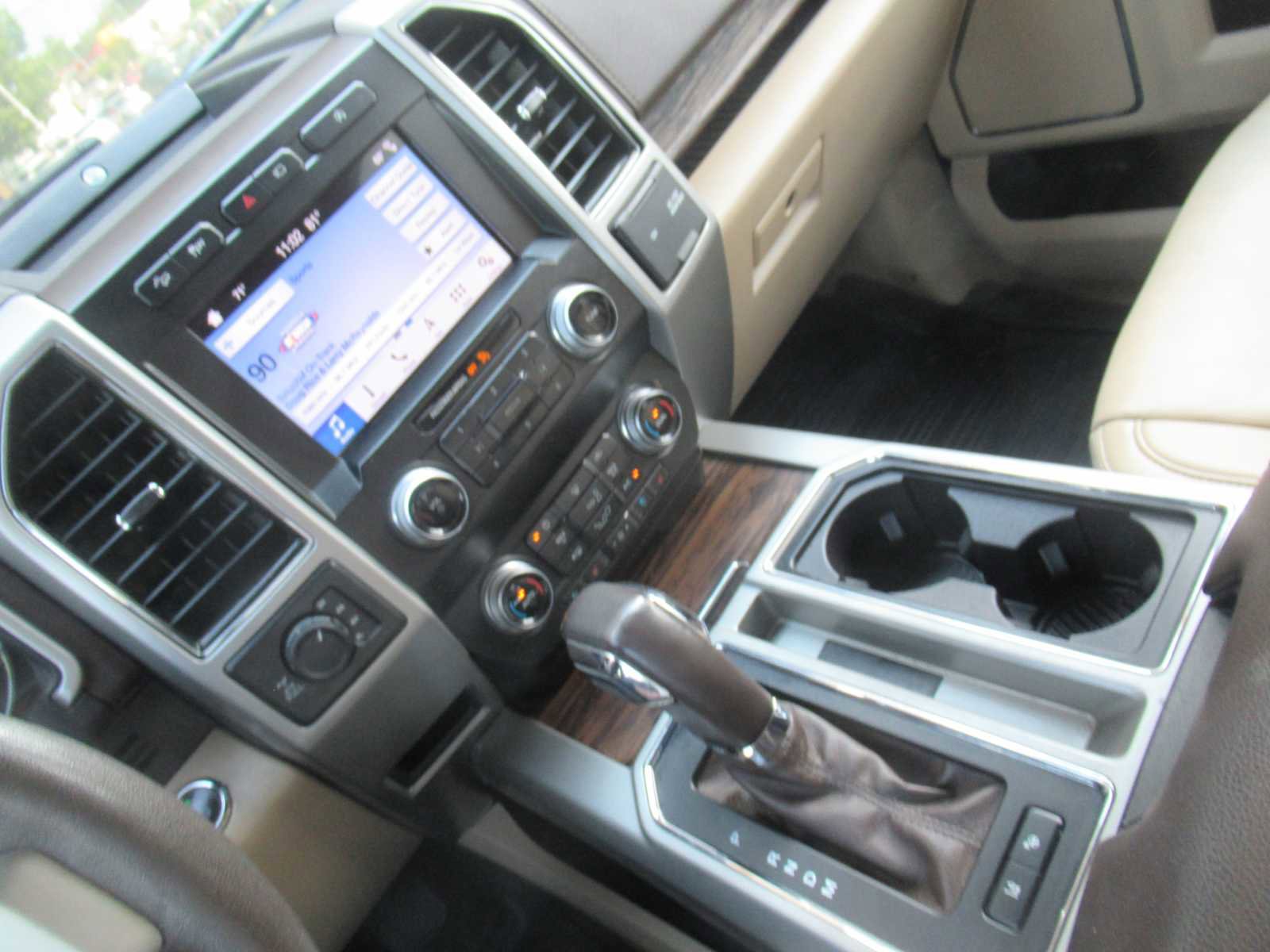 Used 2019 Ford F150 Lariat w/ Equipment Group 502A Luxury image 31