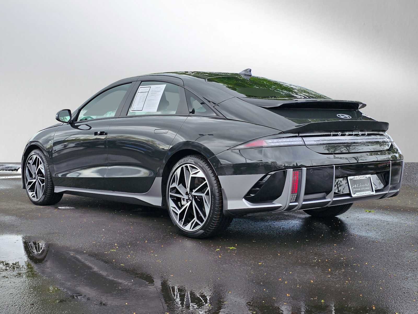 Used 2024 Hyundai Ioniq 6 SEL AWD/4WD image 5