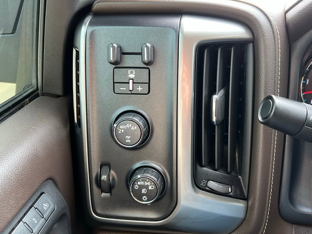 Used 2018 Chevrolet Silverado 1500 LTZ w/ Sport Package image 30