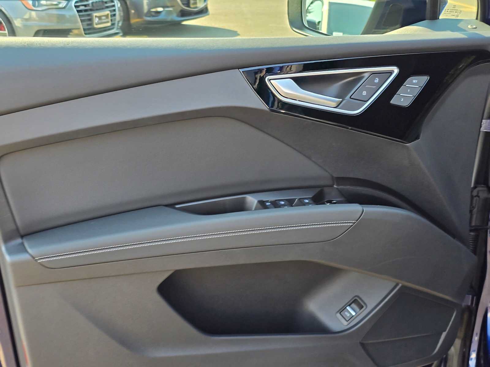 Used 2023 Audi Q4 e-tron Prestige AWD/4WD image 22