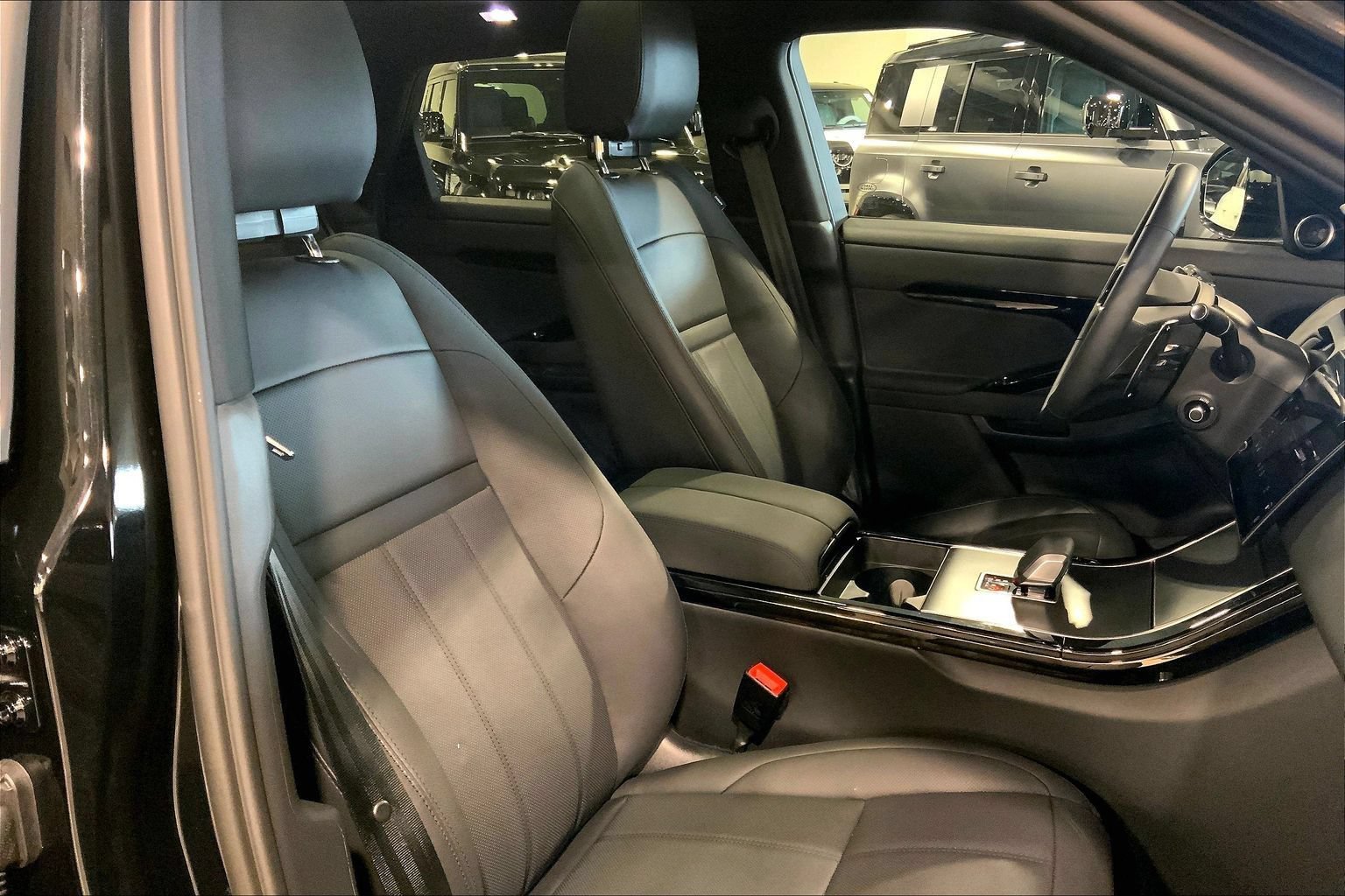 Certified 2026 Land Rover Range Rover Evoque S AWD/4WD image 8