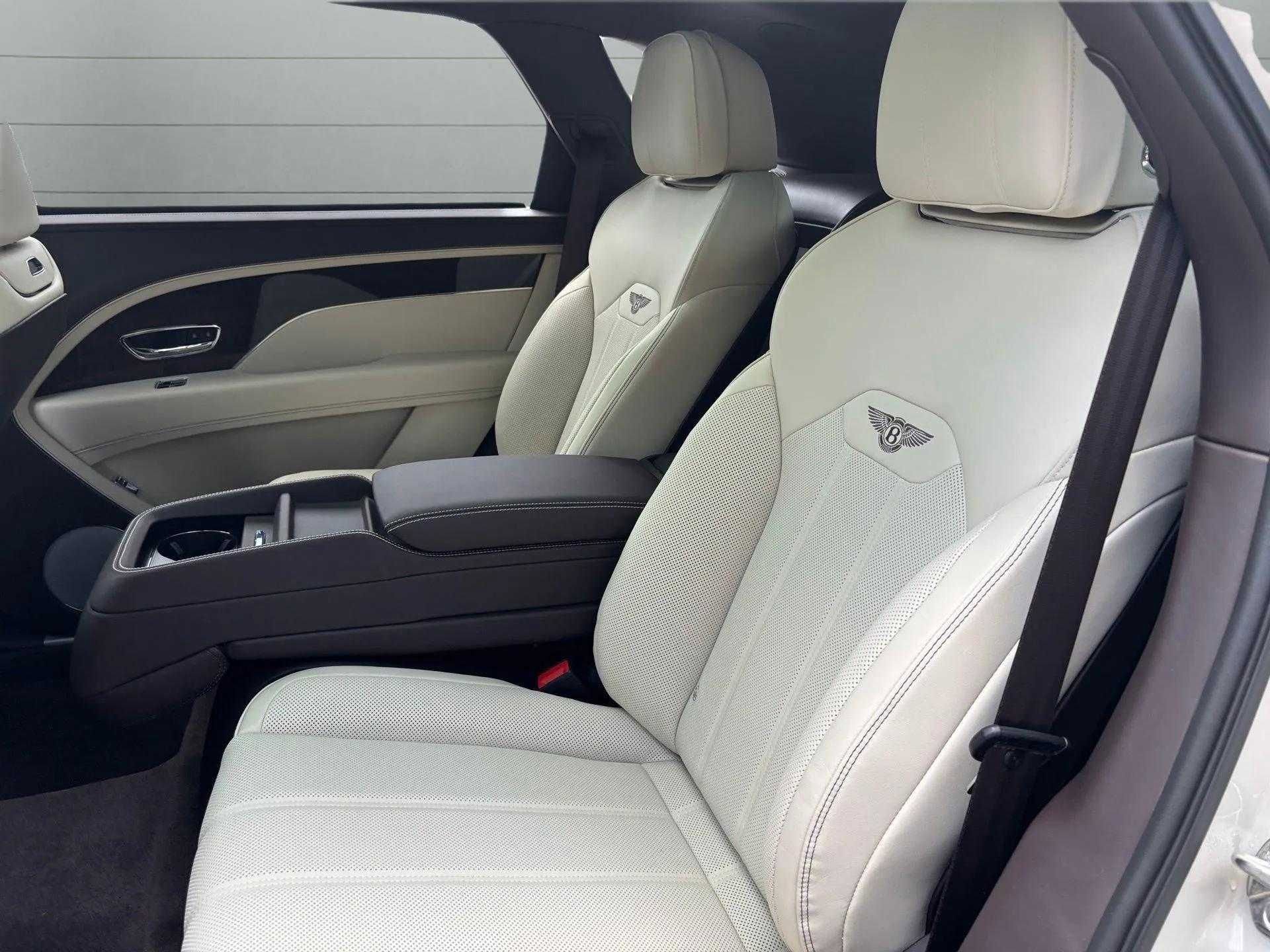 New 2025 Bentley Bentayga Extended Wheelbase image 21