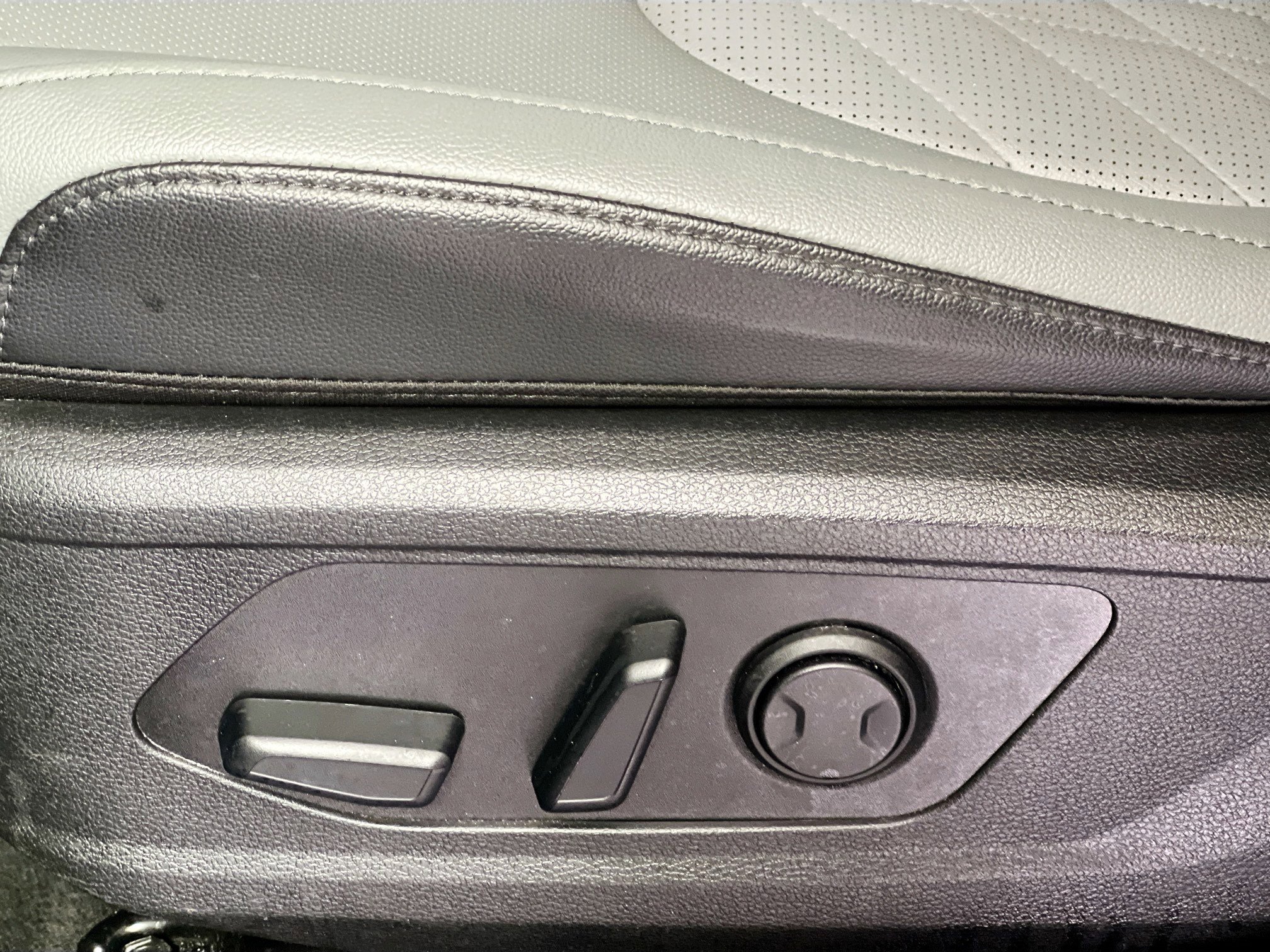 Used 2025 Kia Sportage X-Line w/ Premium Package image 15