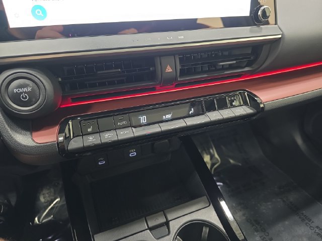 Used 2024 Toyota Prius Prime FWD image 21