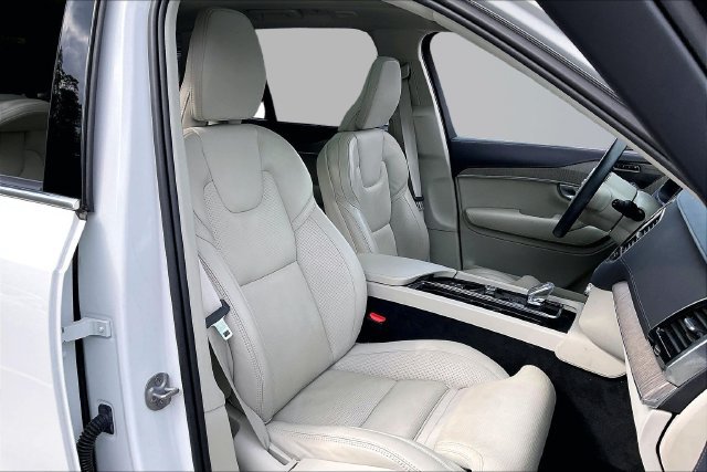 Certified 2024 Volvo XC90 T8 Ultimate w/ Protection Package Premier AWD/4WD image 10