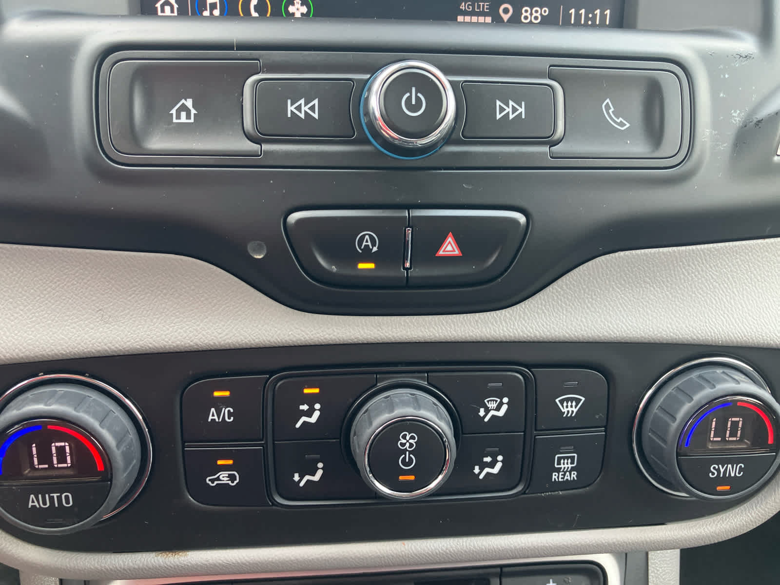 Used 2023 GMC Terrain SLE w/ Driver Convenience Package AWD/4WD image 24