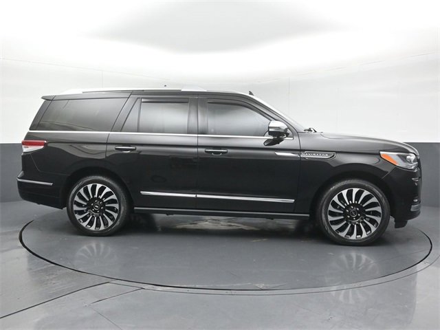Used 2022 Lincoln Navigator Black Label image 8