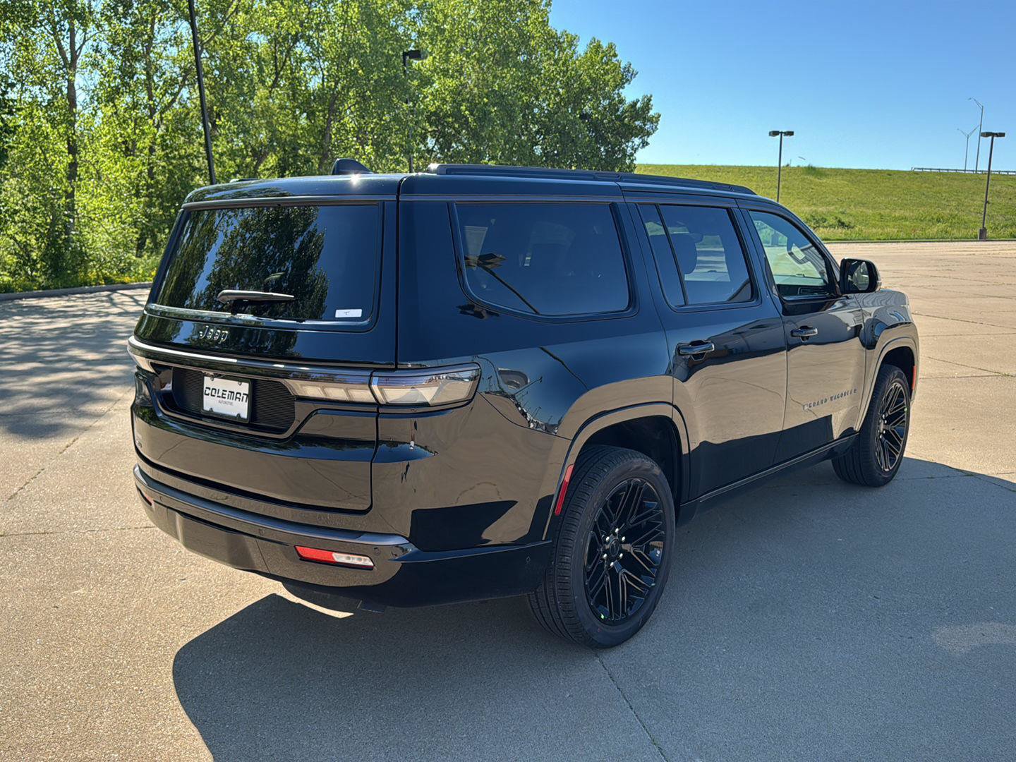 New 2026 Jeep Grand Wagoneer Limited AWD/4WD image 10