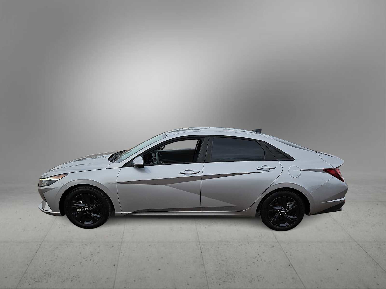 Certified 2023 Hyundai Elantra SEL w/ Preferred Accessory Package image 5