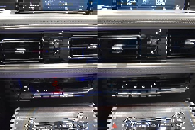 Used 2021 Lincoln Aviator Reserve w/ Equipment Group 202A image 30