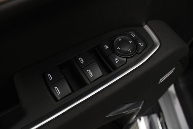 New 2026 GMC Sierra 1500 SLT image 16