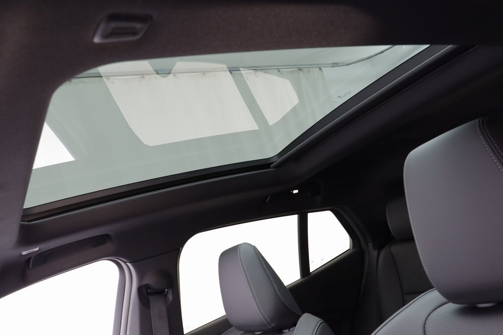 New 2025 BMW X2 xDrive28i w/ M Sport Package image 13