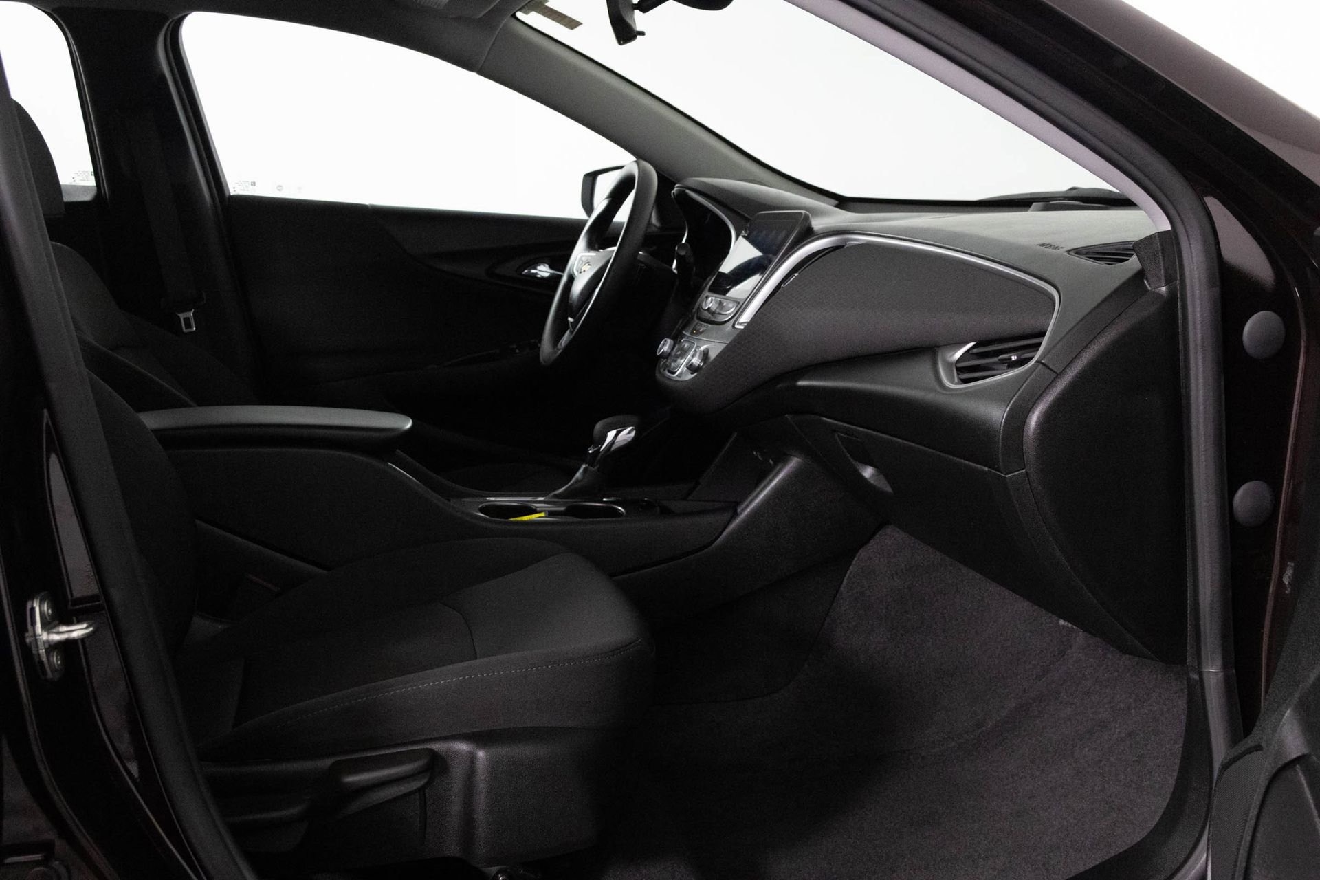 Used 2021 Chevrolet Malibu LS image 38