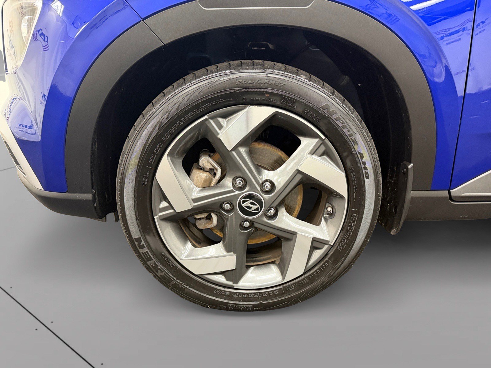 Used 2023 Hyundai Venue Limited FWD image 14