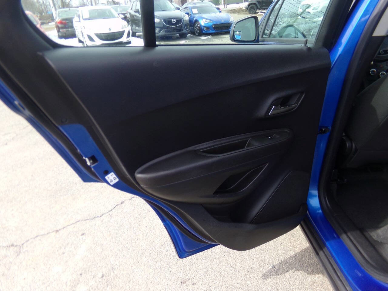 Used 2015 Chevrolet Trax LS image 28