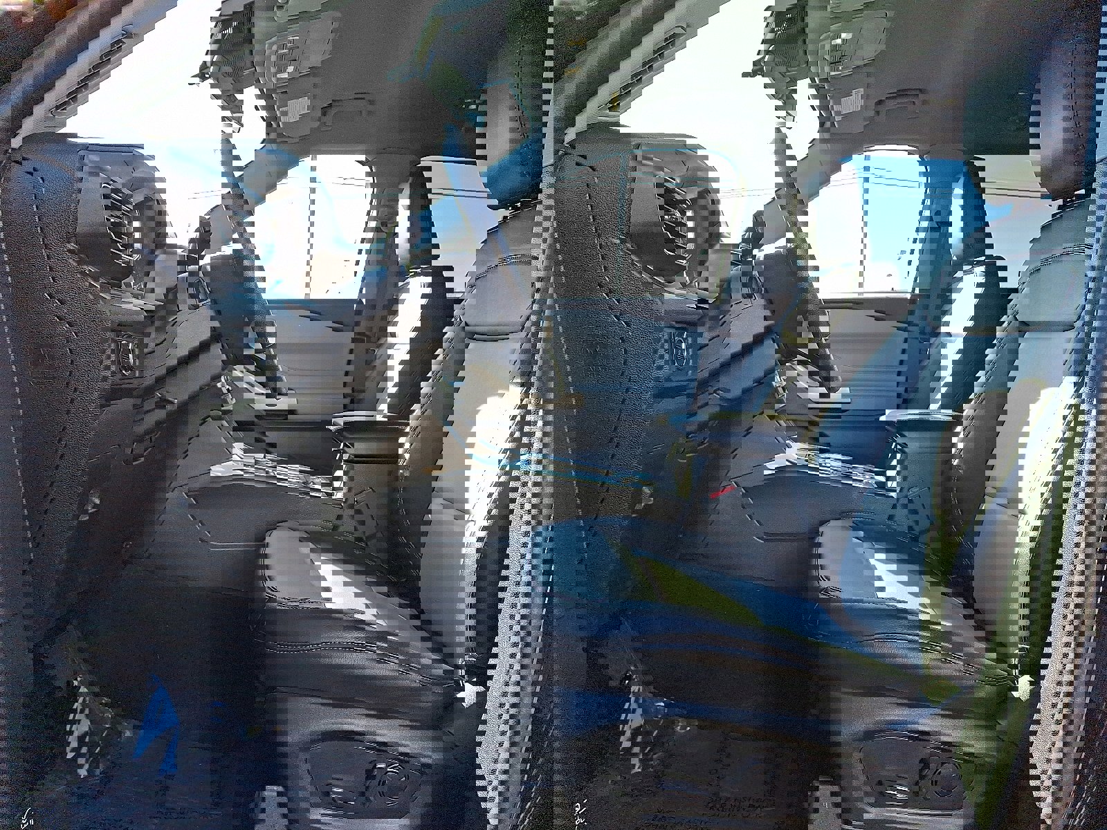 Certified 2022 Ford Explorer XLT w/ Equipment Group 202A image 15