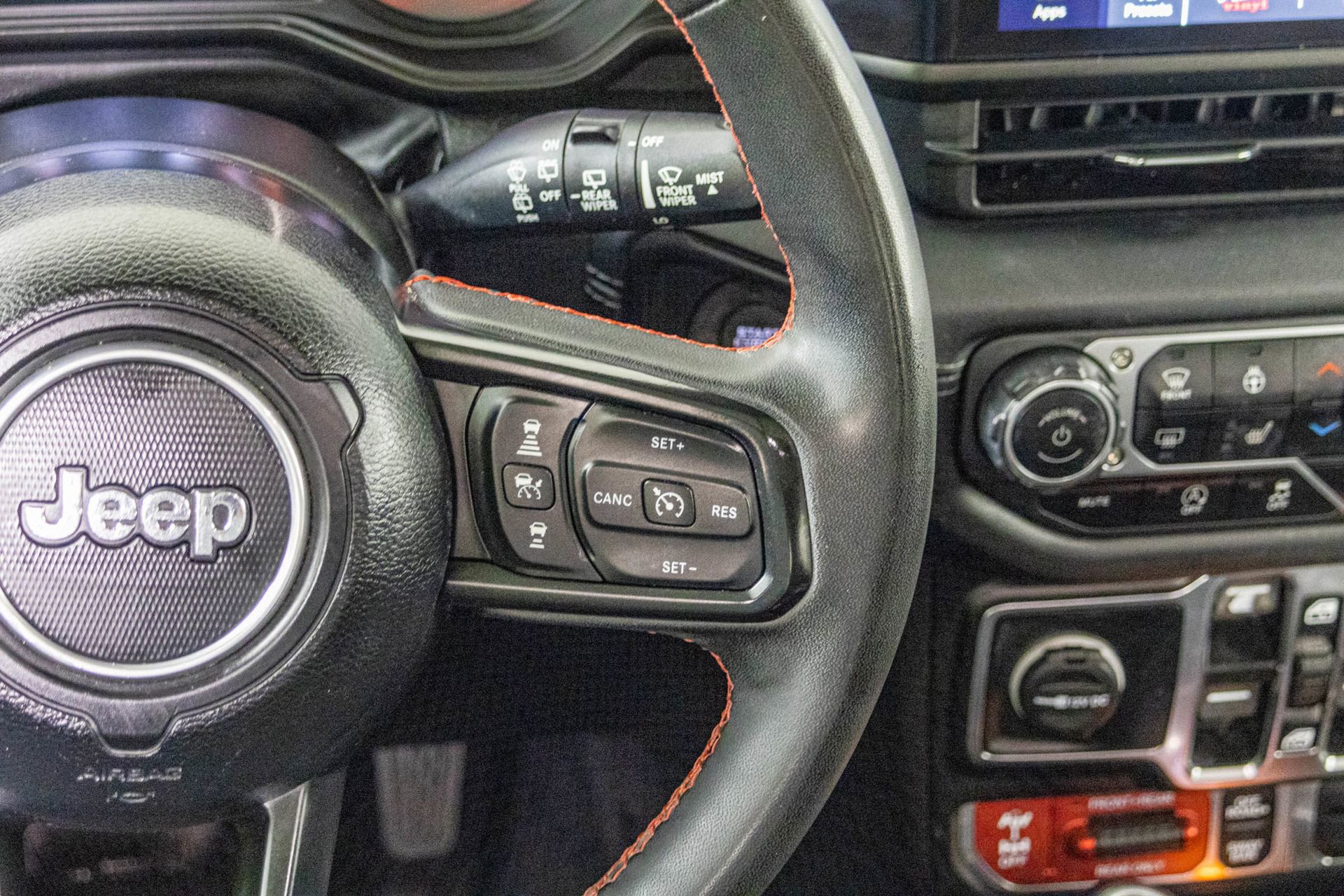 Used 2024 Jeep Wrangler Unlimited Rubicon w/ Convenience Group image 32