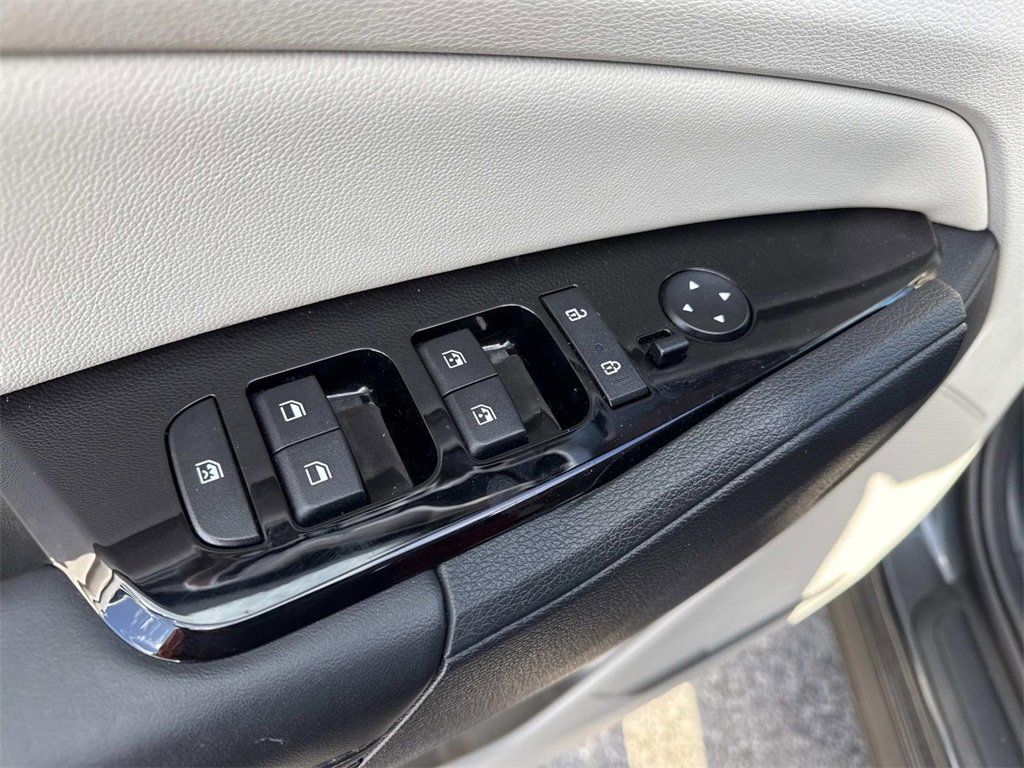 Used 2024 Kia Sportage EX image 12