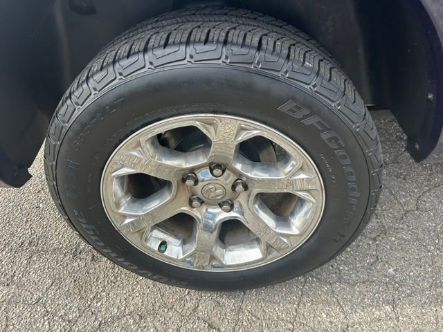 Used 2017 RAM 1500 Laramie w/ Convenience Group AWD/4WD image 4