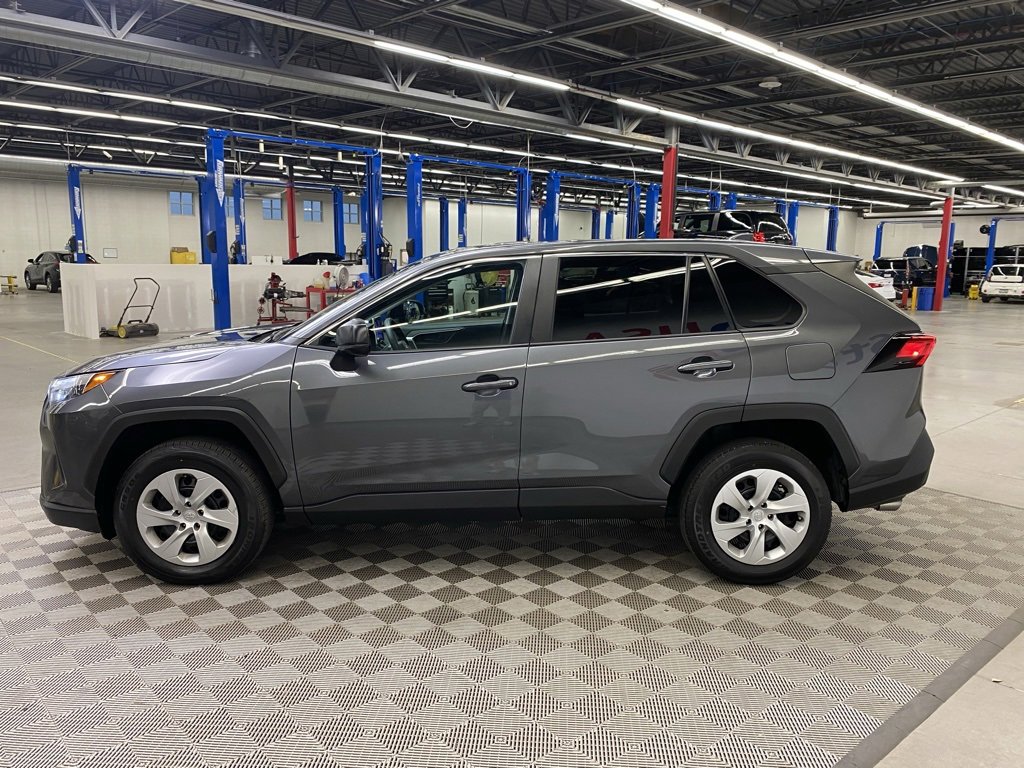 Used 2024 Toyota RAV4 LE image 9