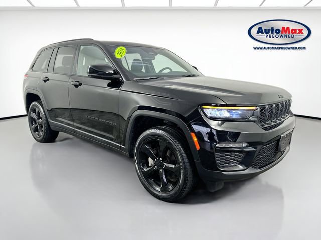 Used 2024 Jeep Grand Cherokee Limited w/ Black Appearance Package AWD/4WD image 1