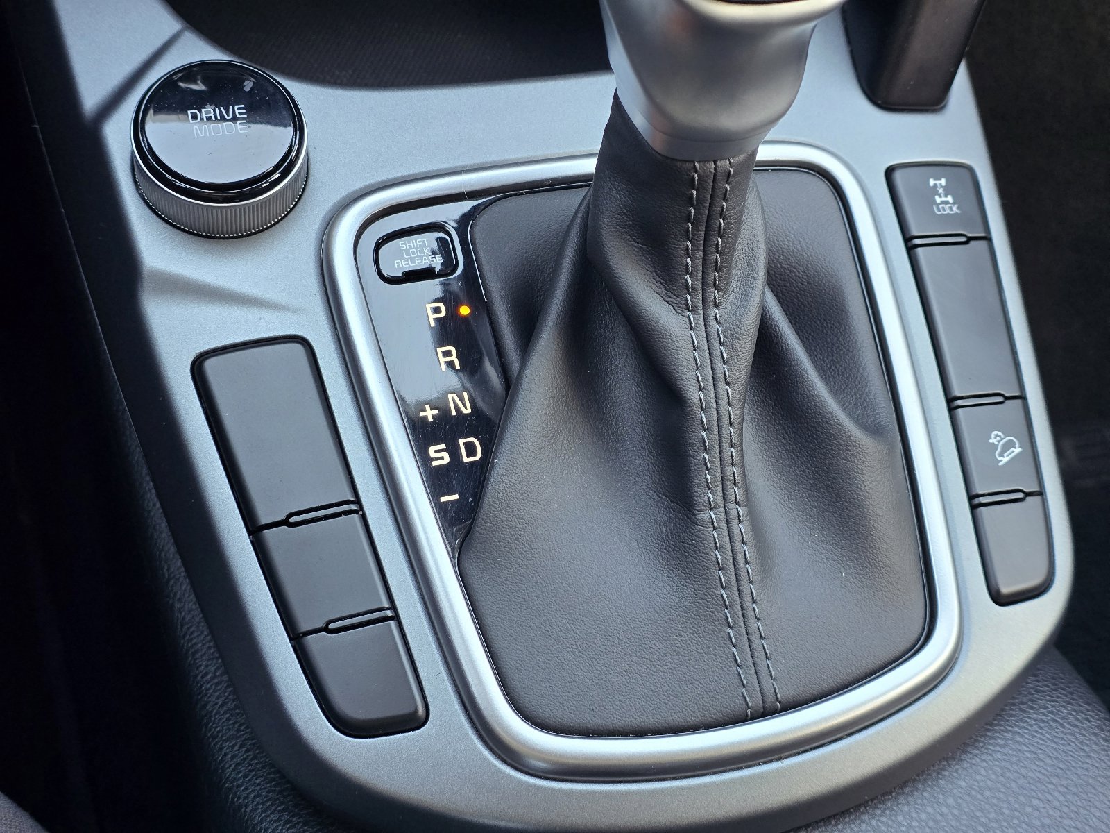 Used 2024 Kia Seltos LX image 20