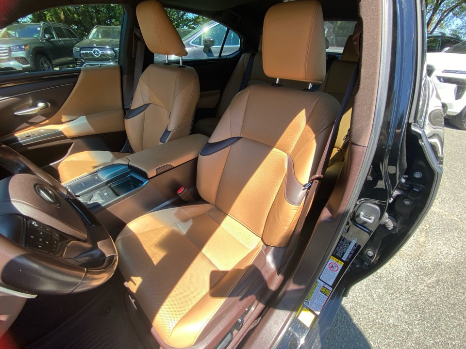 Used 2019 Lexus ES 350 w/ Premium Package FWD image 34
