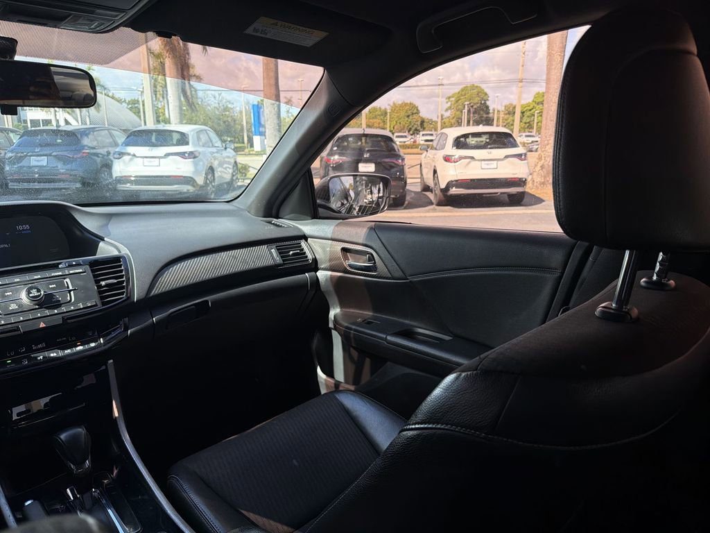 Used 2017 Honda Accord Sport image 11