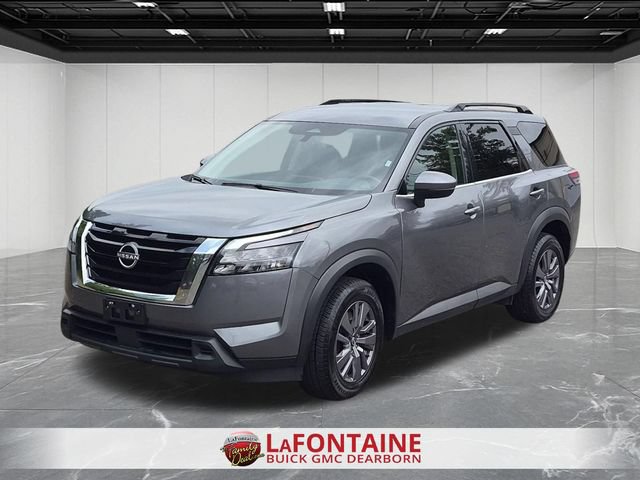 Used 2024 Nissan Pathfinder SV