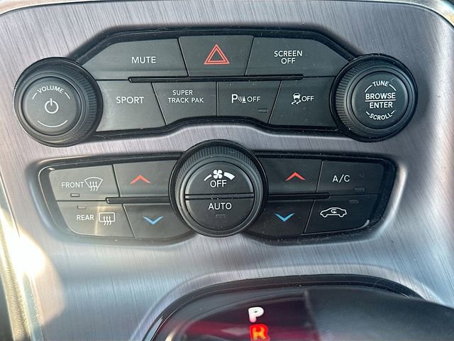 Used 2018 Dodge Challenger R/T w/ Driver Convenience Group RWD image 17