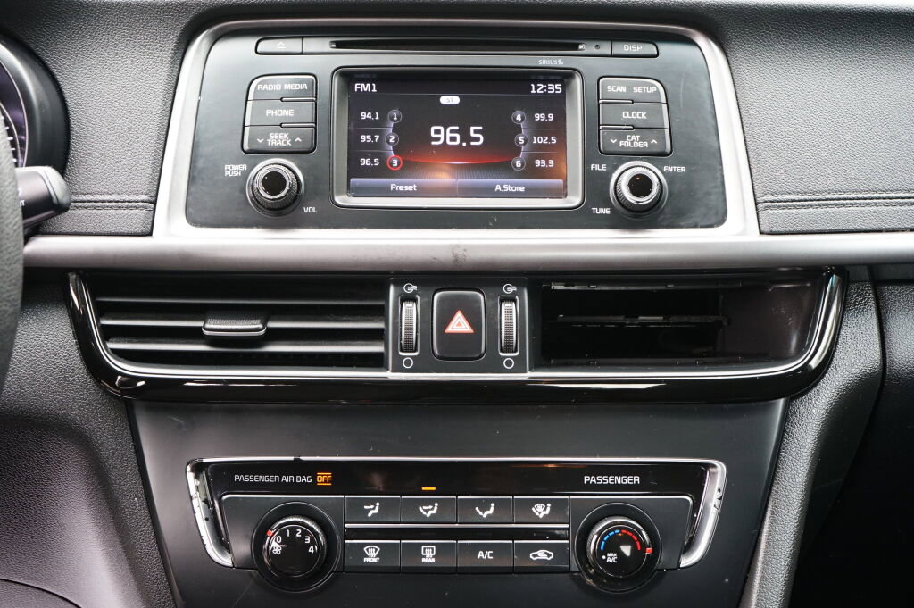 Used 2017 Kia Optima LX image 14