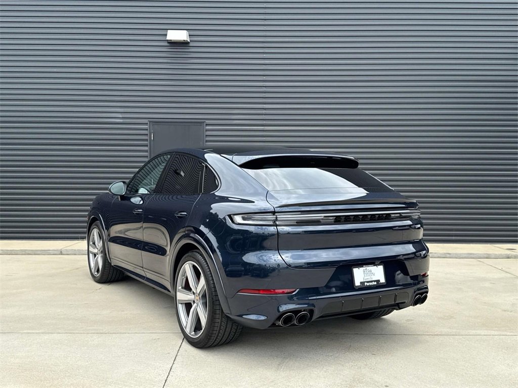 Certified 2025 Porsche Cayenne S image 3