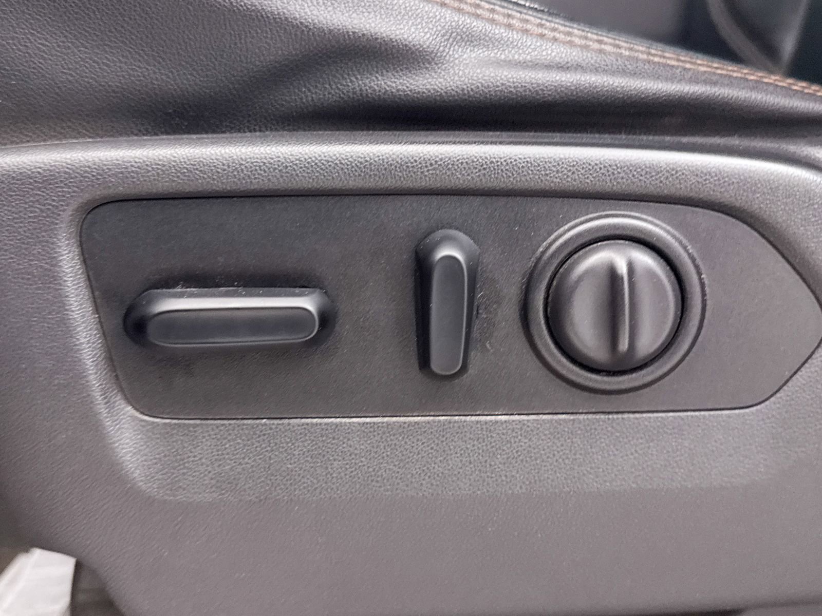 Used 2021 GMC Sierra 1500 AT4 w/ AT4 Premium Package image 26