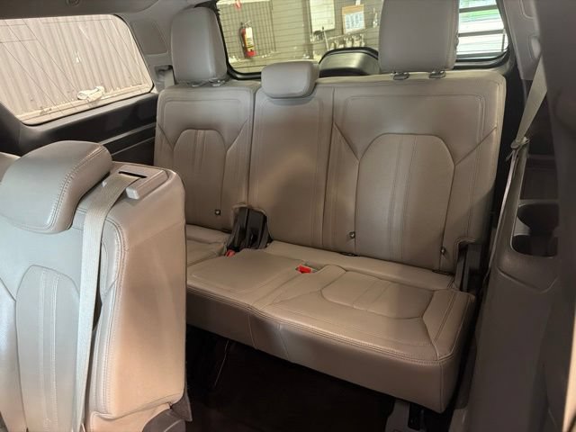 Used 2018 Ford Expedition Limited w/ Equipment Group 301A AWD/4WD image 10
